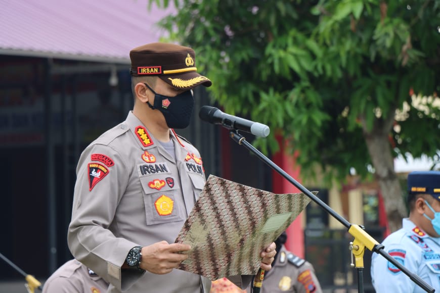 Kapolresta Deli Serdang Berikan Reward Kepada 100 Personil Berprestasi dan Berdedikasi baik
