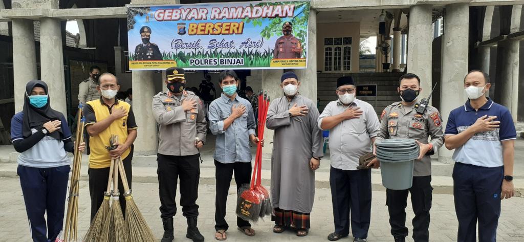 Polres Binjai Laksanakan Giat Ramadhan Bersih, Sehat, Asri & Safari Vaksin