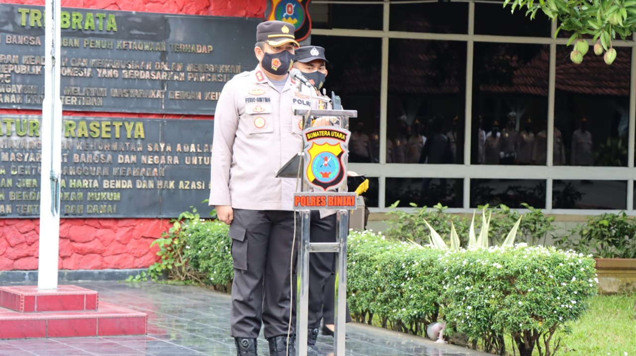 PERSONIL POLRES BINJAI GALANG DANA UNTUK KORBAN BENCANA ALAM PUTING BELIUNG DI KECAMATAN BINJAI SELATAN