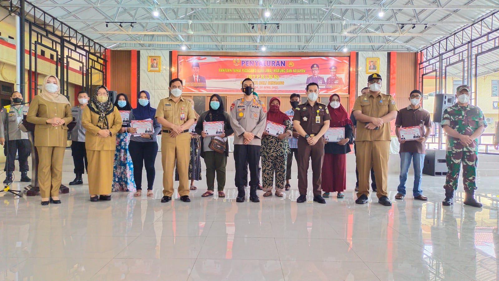 Polresta Deli Serdang Launching Pendistribusian Penyaluran Bantuan Tunai Kepada PKL, Warung dan Nelayan T.A 2022