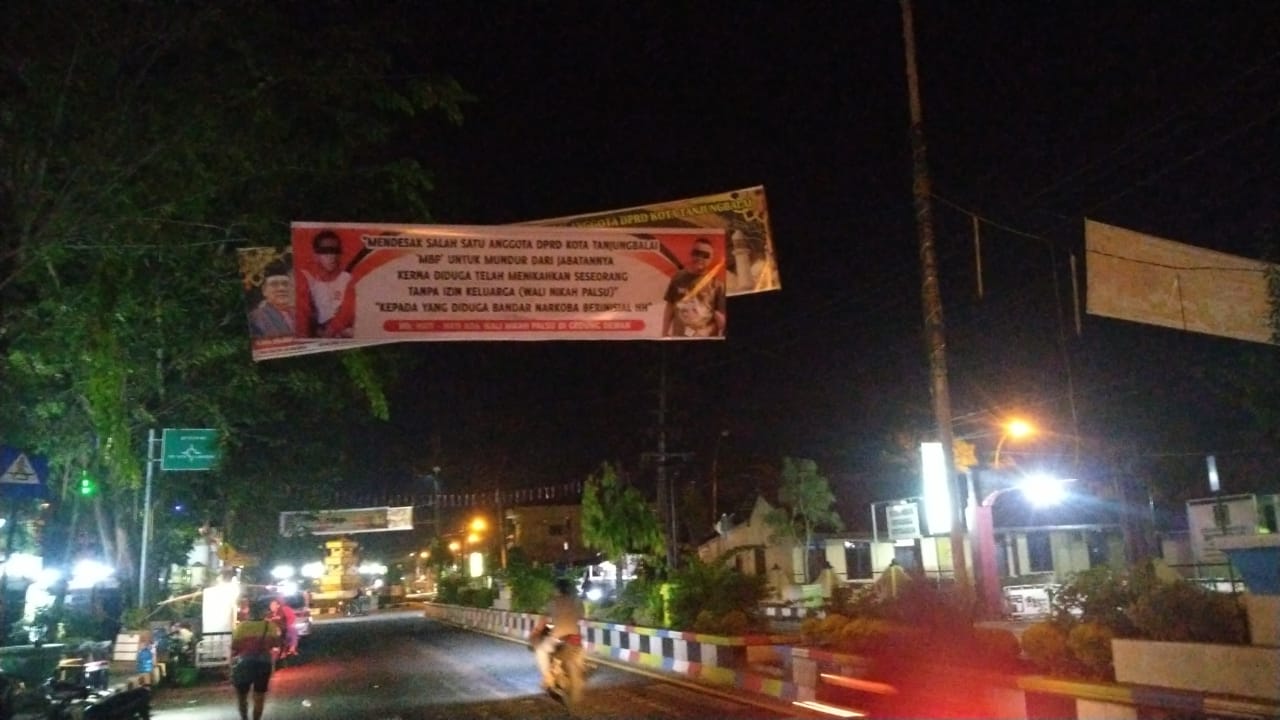 Massa Minta Ketua DPRD Tanjungbalai Usut Kasus Nikah Tanpa Hak yang Melibatkan MBP