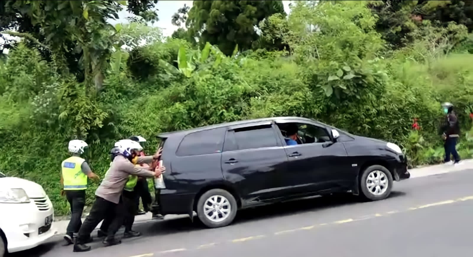 Polda Sumut berikan pelayanan prima bantu masyarakat mudik dan balik lebaran