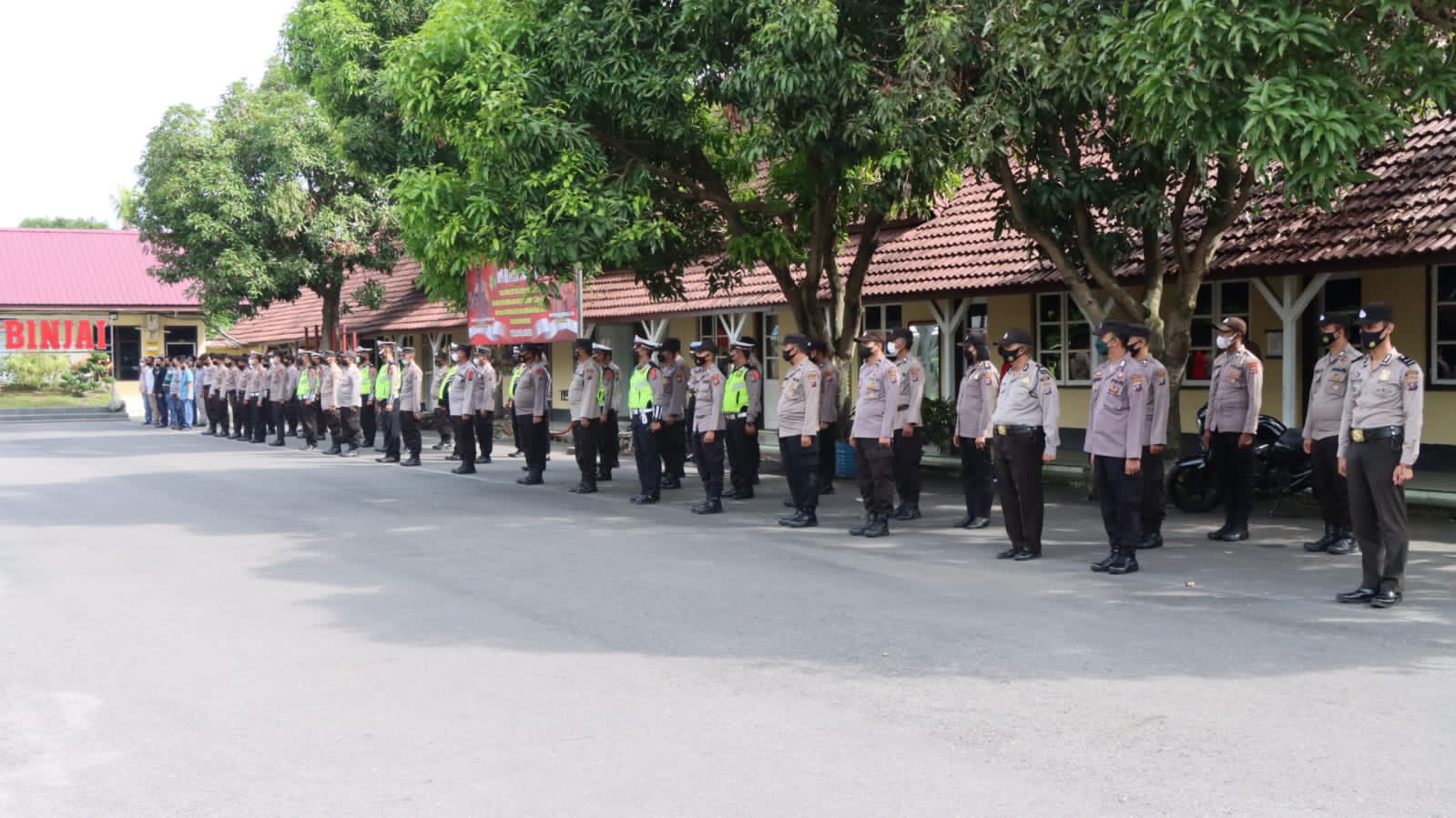 KAPOLRES BINJAI TURUNKAN SEMUA PERSONILNYA, ANTISIPASI ARUS LALU LINTAS