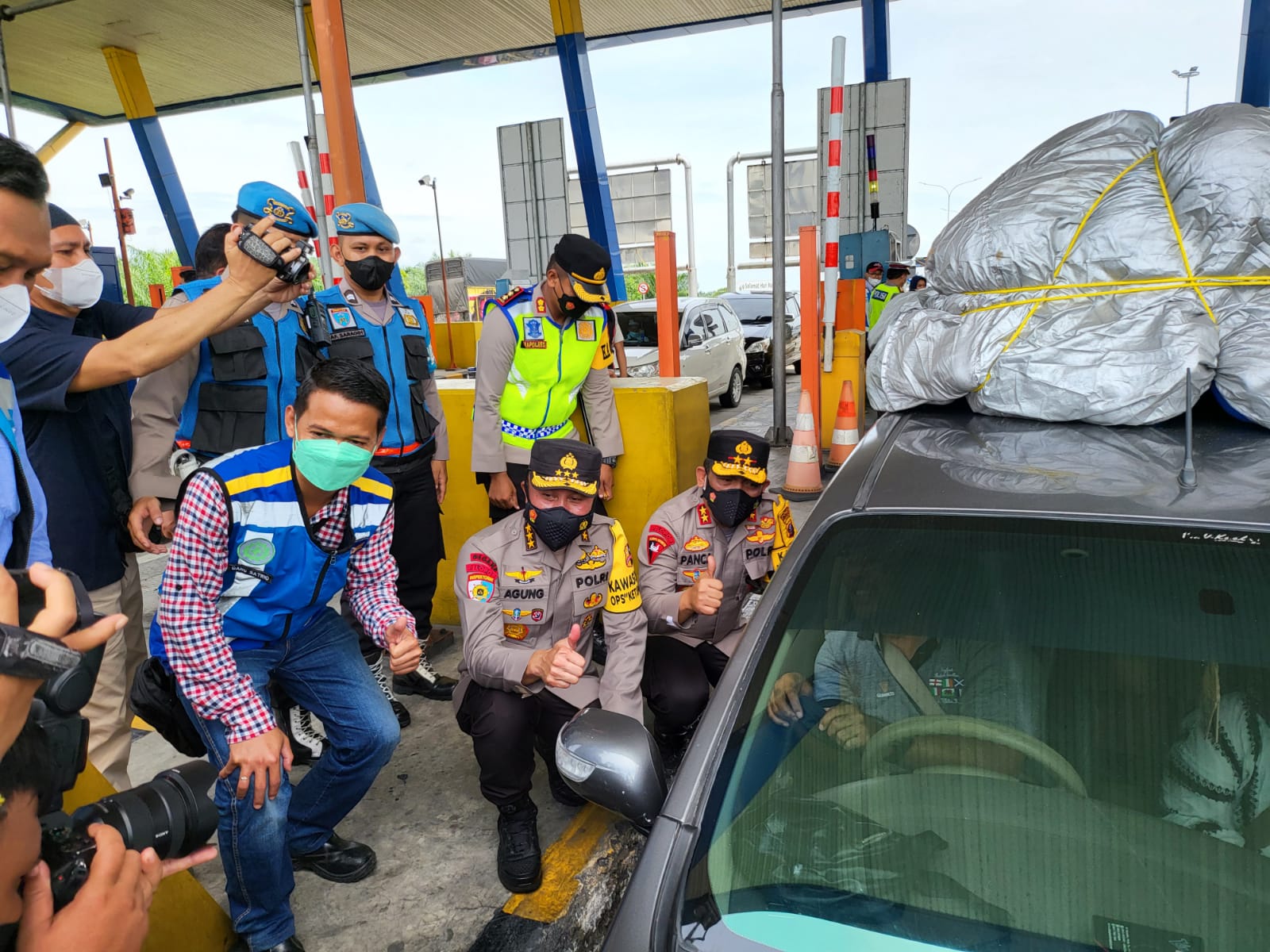 Irwasum Polri dan Kapolda Sumut Tinjau Pos Pam Exit Tol Tebingtinggi Hari Terakhir Libur Lebaran