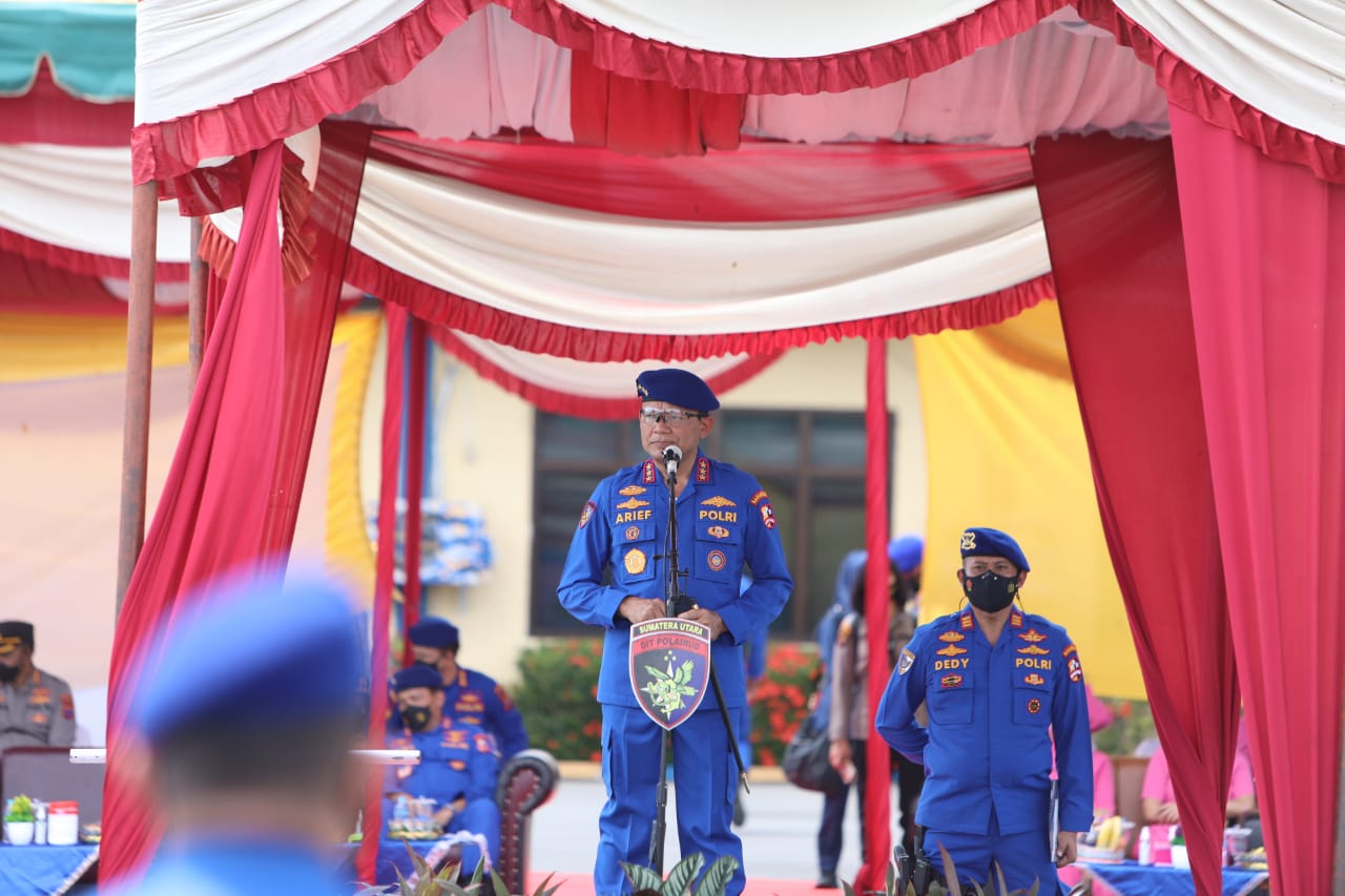 Kabaharkam Polri Berikan Penghargaan Kepada Personel Ungkap Kasus Narkoba