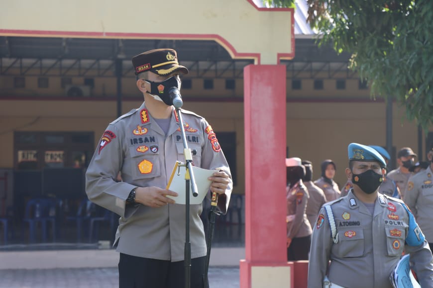 “Kapolresta Deli Serdang Pimpin Upacara Purna Bakti Dan Pemberian Reward Kepada Personil Berprestasi