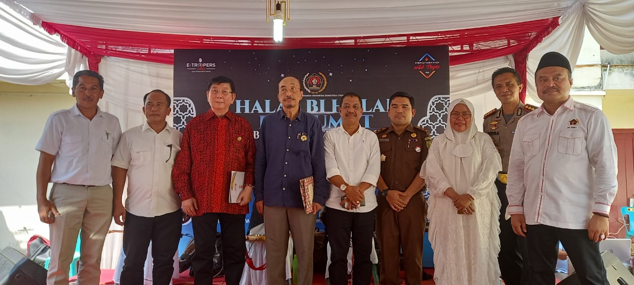 PWI Sumut Bersama E-TROOPERS Gelar Halal Bihalal dan Serahkan ‘Press Card Number One
