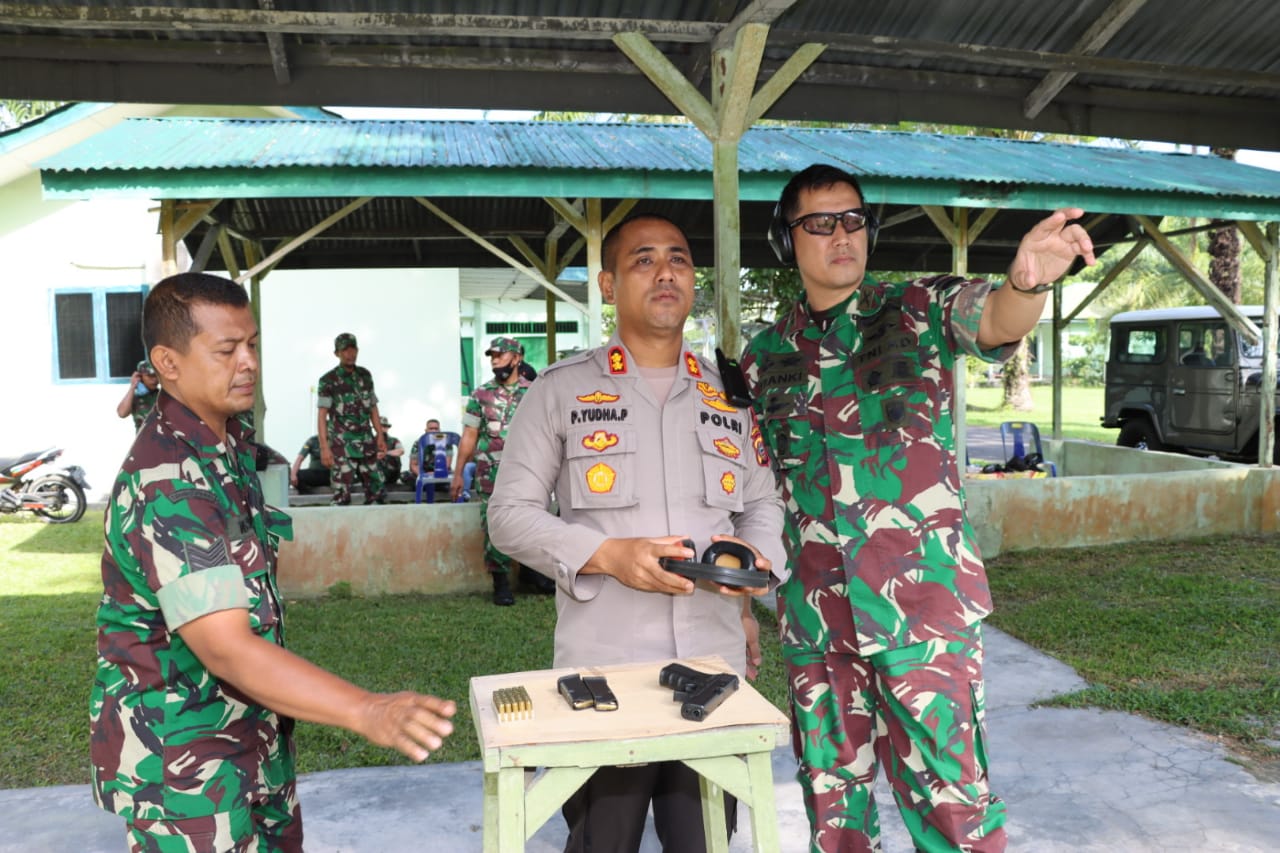 Tingkatkan Sinergitas TNI/POLRI | Kapolres Asahan Bersama Dandim 0208/AS Latihan Menembak