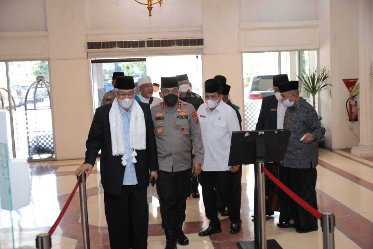 Kapolda Sumut Menghadiri Halal Bihalal MUI Provinsi Sumatera Utara 1443 H/2022 M bertempat di Grand Inna Hotel Medan