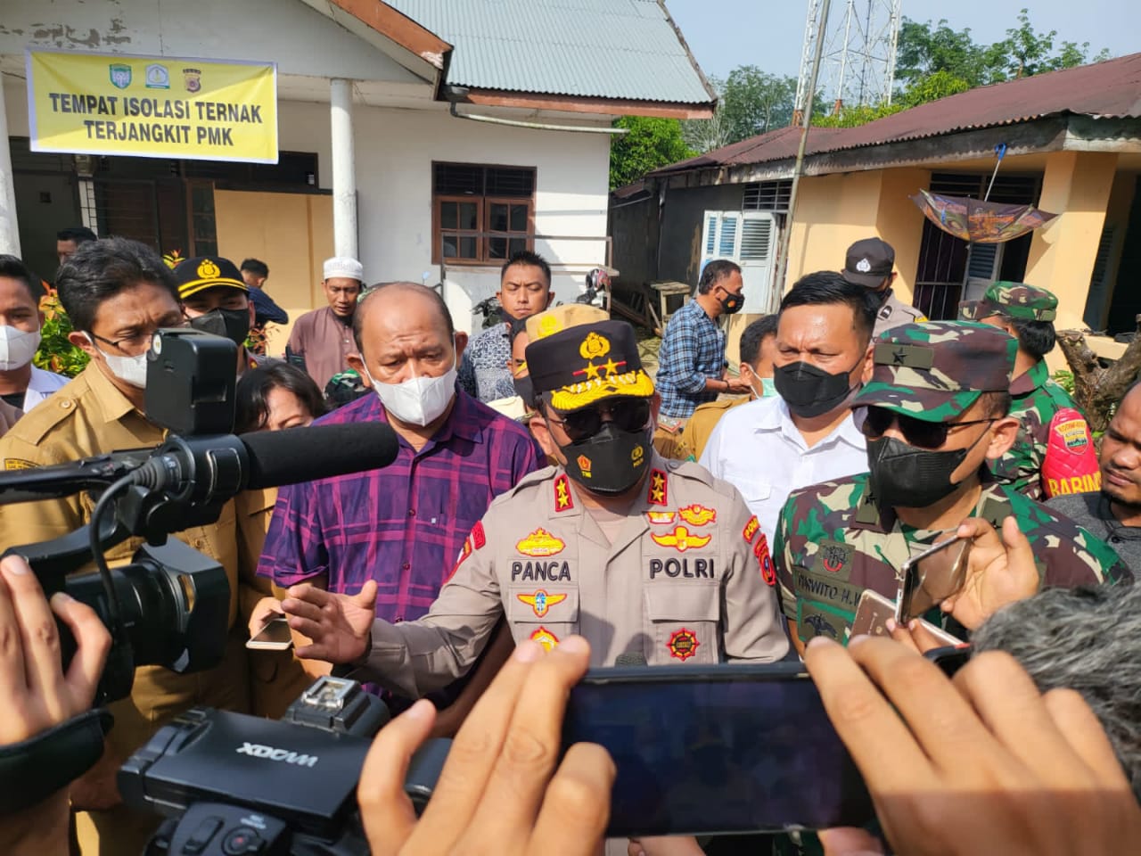 Cek Posko Terpadu PMK di perbatasan Sumut – Aceh, Kapolda Sumut : Masyarakat Tidak usah khawatir kita pastikan hewan sapi sehat