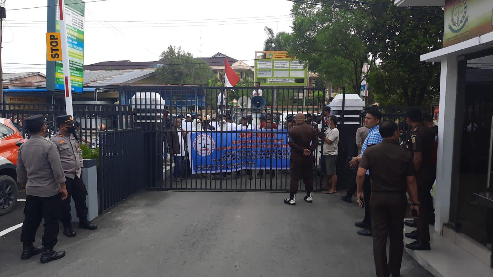 Berjalan Tertib, Polresta Deli Serdang Kawal Aksi Unjuk Rasa DPP AMPK