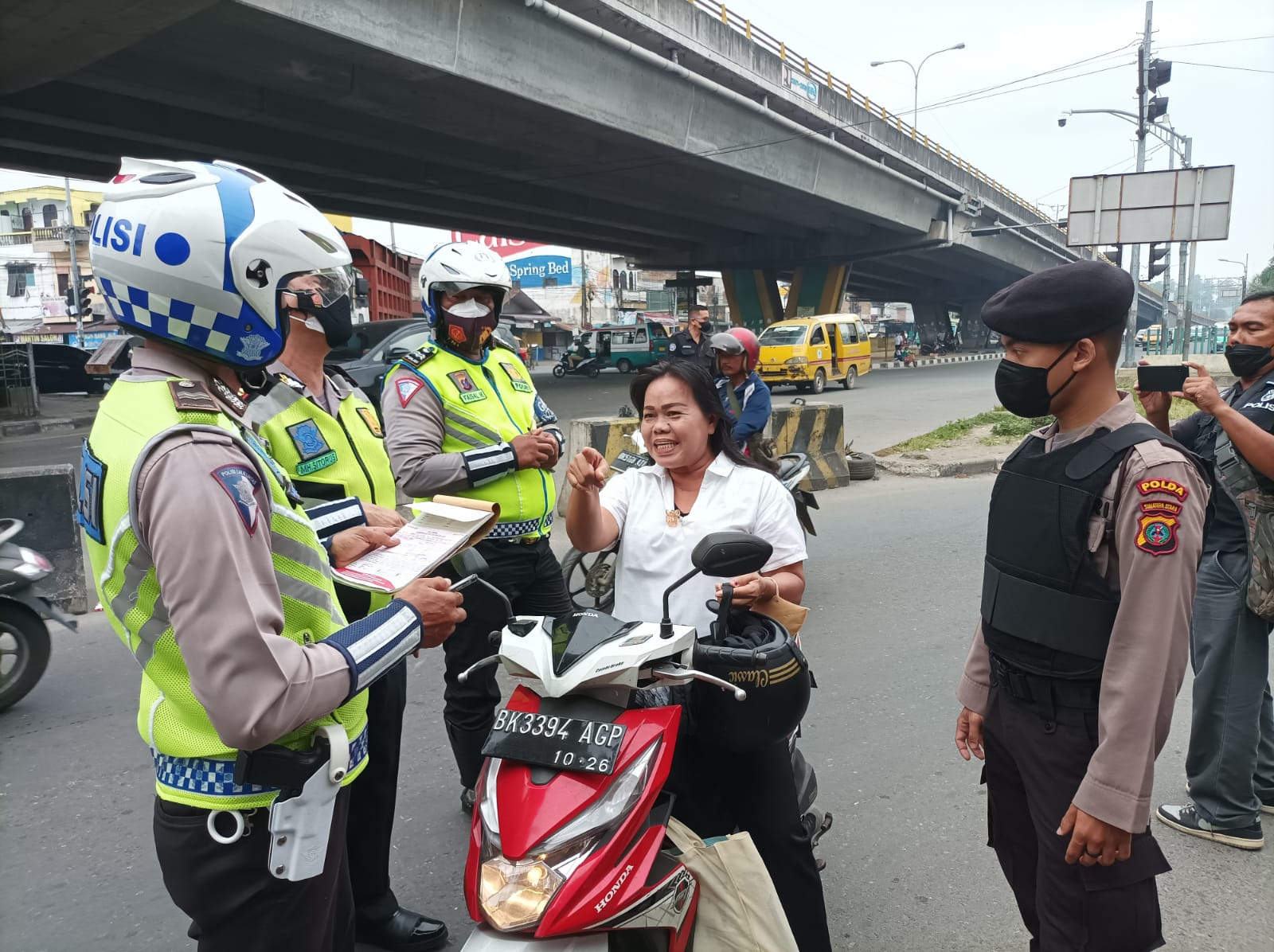Hari ketiga Pelaksanaan Ops Patuh Toba 2022, Pelanggaran Lalu Lintas Masih Terlihat