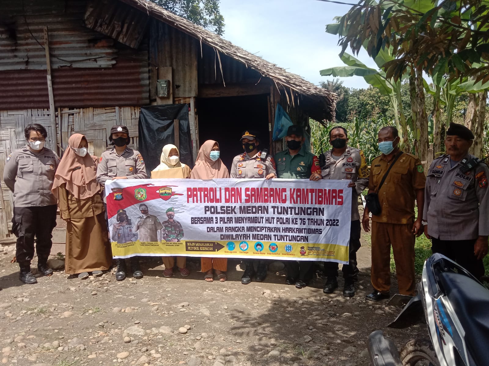 Sambut HUT Bhayangkara ke 76, Polsek Medan Tuntungan Bersama 3 Pilar Anjangsana ke Penyandang Disabilitas dan Warga Kurang Mampu