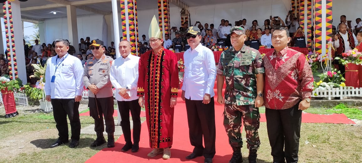 Kapolda Sumut dampingi Menparekraf hadiri festival aekhula 2022 di Nias Barat.