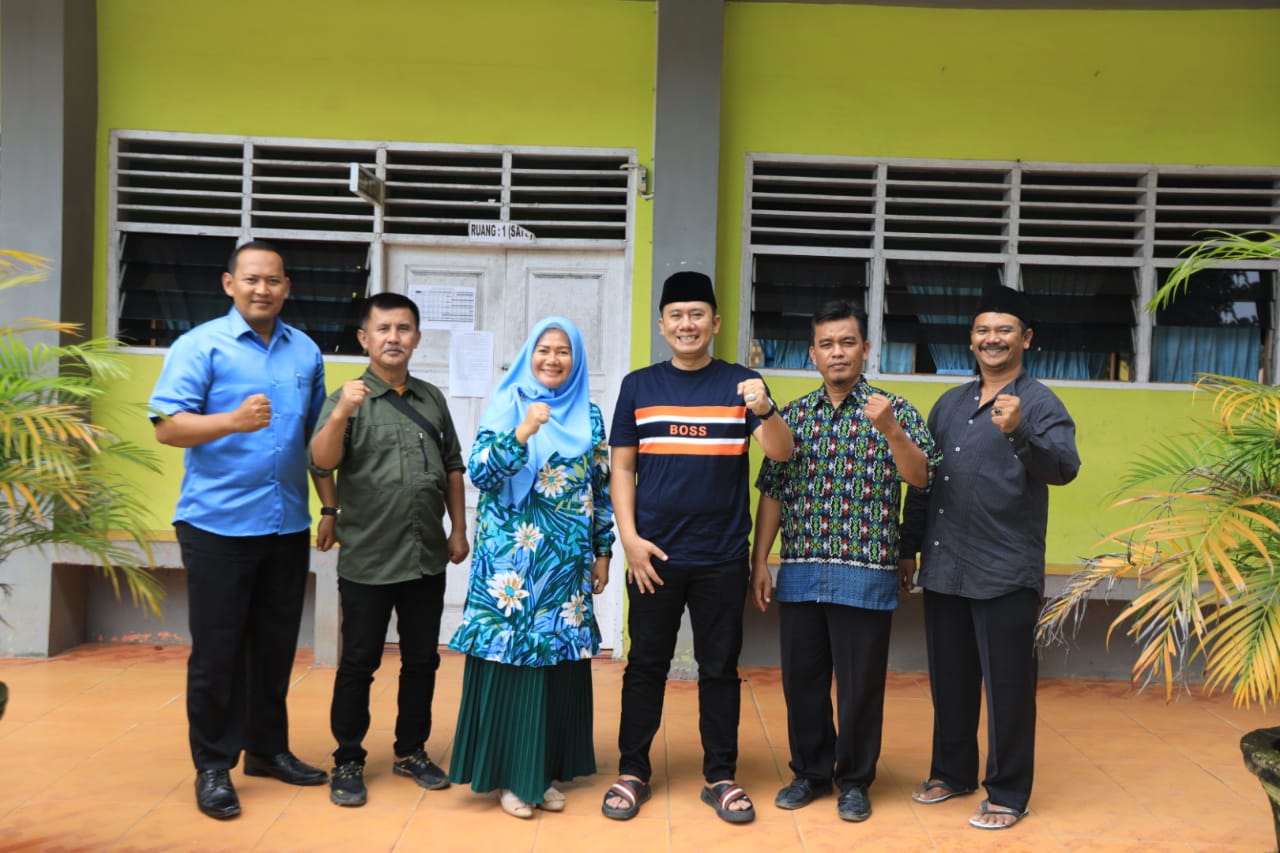 Silaturrahmi ke SMP Tempatnya Menimba Ilmu, Darma Putra Rangkuti Didoakan Sukses ke Senayan