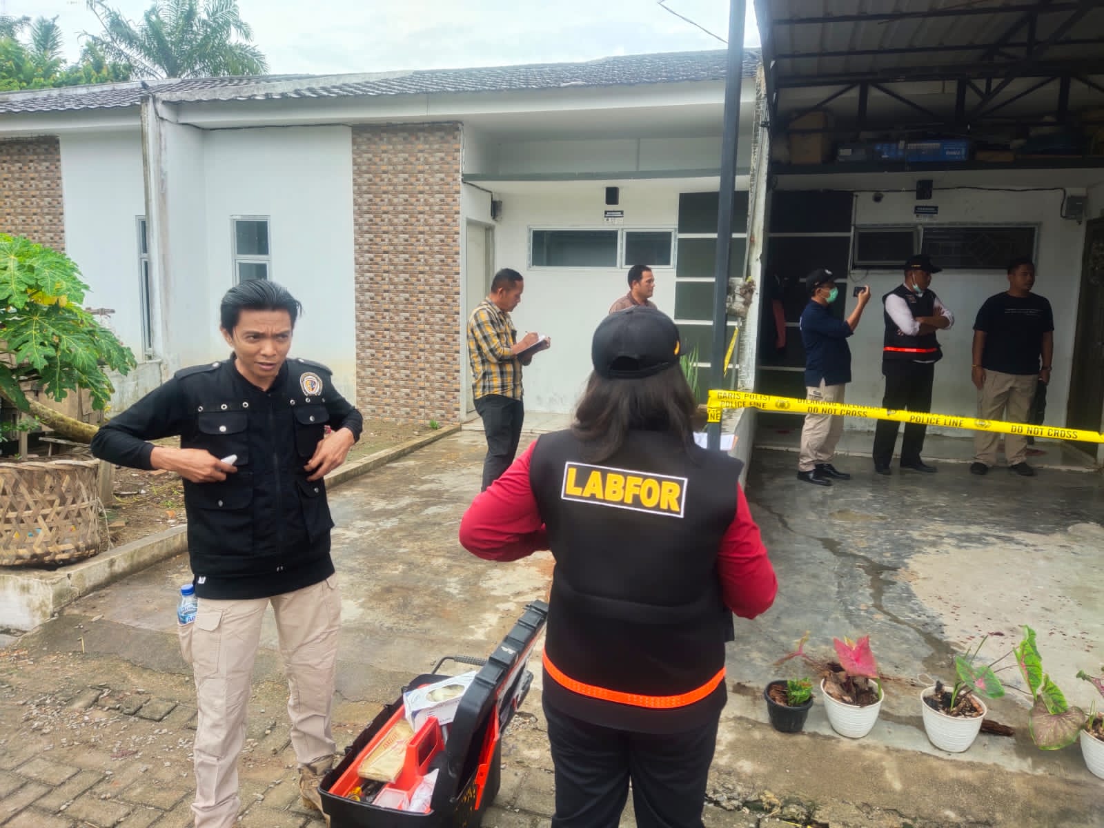 Korban Diduga Tertembak, Tim Inafis Sat Reskrim Polresta Deli Serdang dan Inafis Polda Sumut lakukan Olah TKP