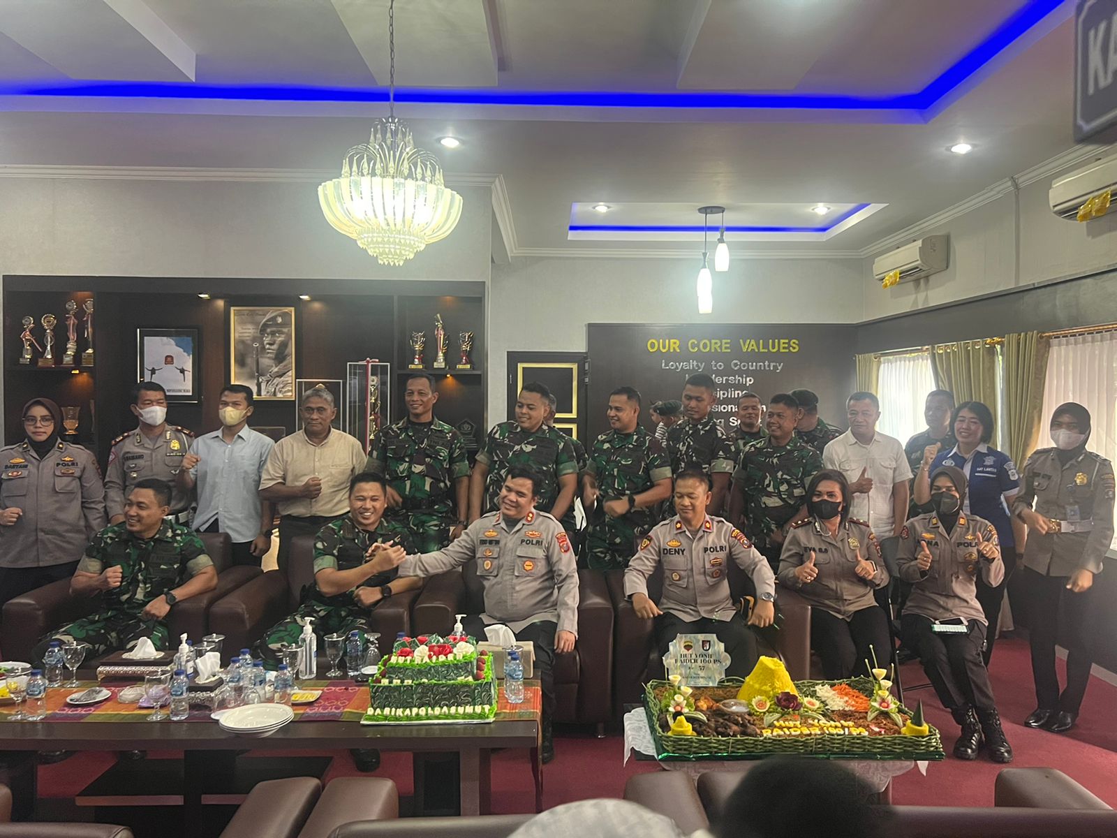 KAPOLRES BINJAI KUNJUNGI MARKAS YON RAIDER 100/PS