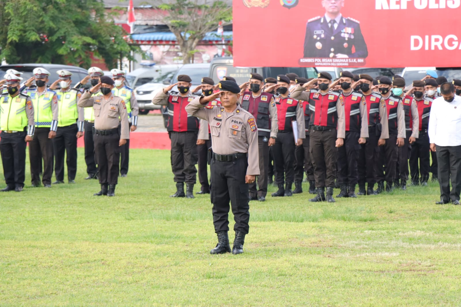 Wakapolresta Deli Serdang Anugerahkan Reward dan Punishment Kerbersihan Lingkungan Kerja Kepada Satfung Dan Polsek Jajaran