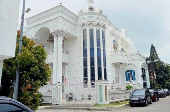 Polda Sumut Geledah Rumah Mewah Apin BK.