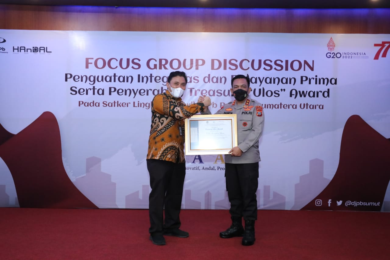 Kapolda Sumut Terima Penghargaan Sebagai Polda Terbaik Dalam Pengelolaan Anggaran