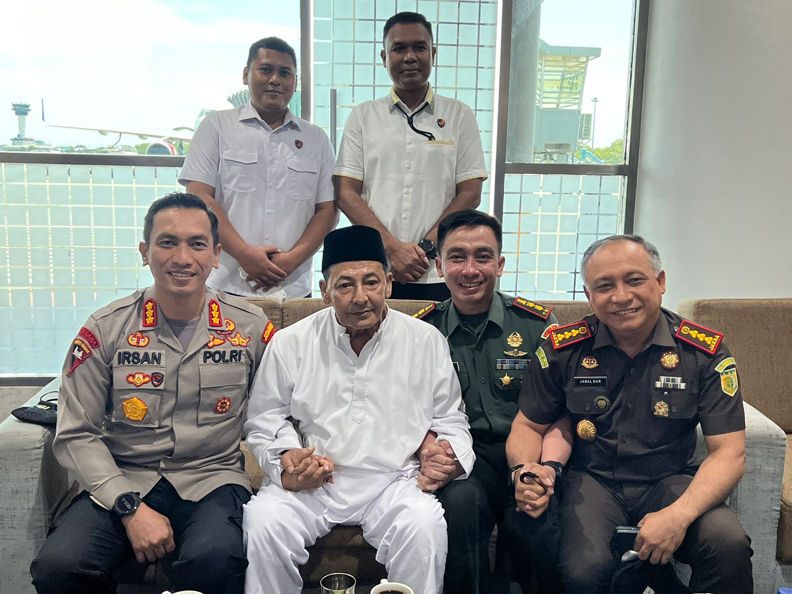 Kapolresta Deli Serdang Dampingi Kapolda Sumut Antar Keberangkatan Watimpres Dan Rombongan di KNIA