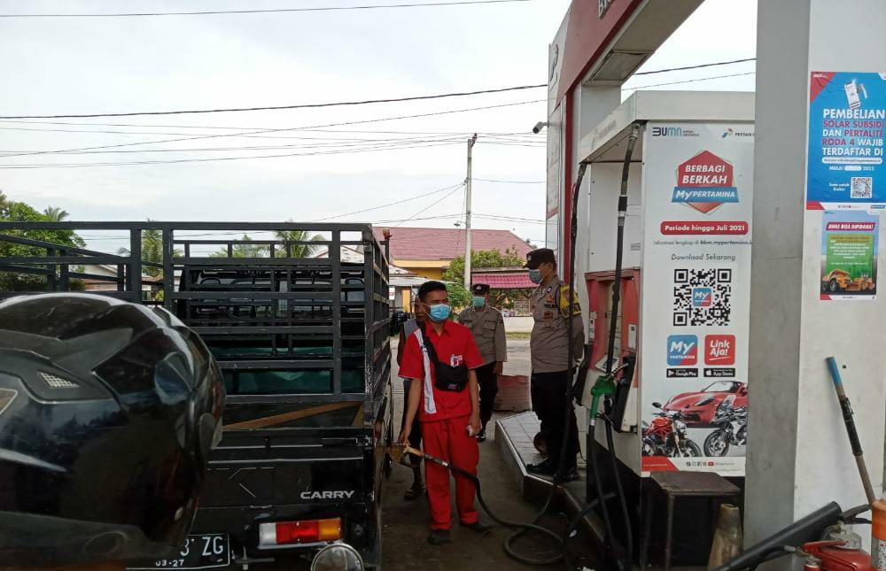 Personil Polsek Biru-Biru Polresta Deli Serdang Rutin Laksanakan Patroli Ke SPBU, Monitoring Ketersediaan BBM di SPBU