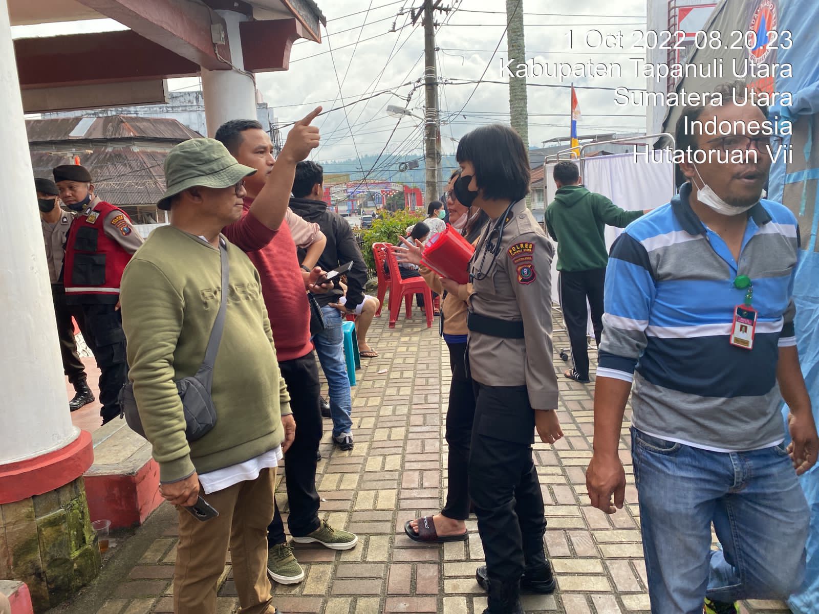 Polda Sumut dan Forkopimda Tapanuli Utara Evakuasi Warga Korban Gempa ke Rumah Sakit.