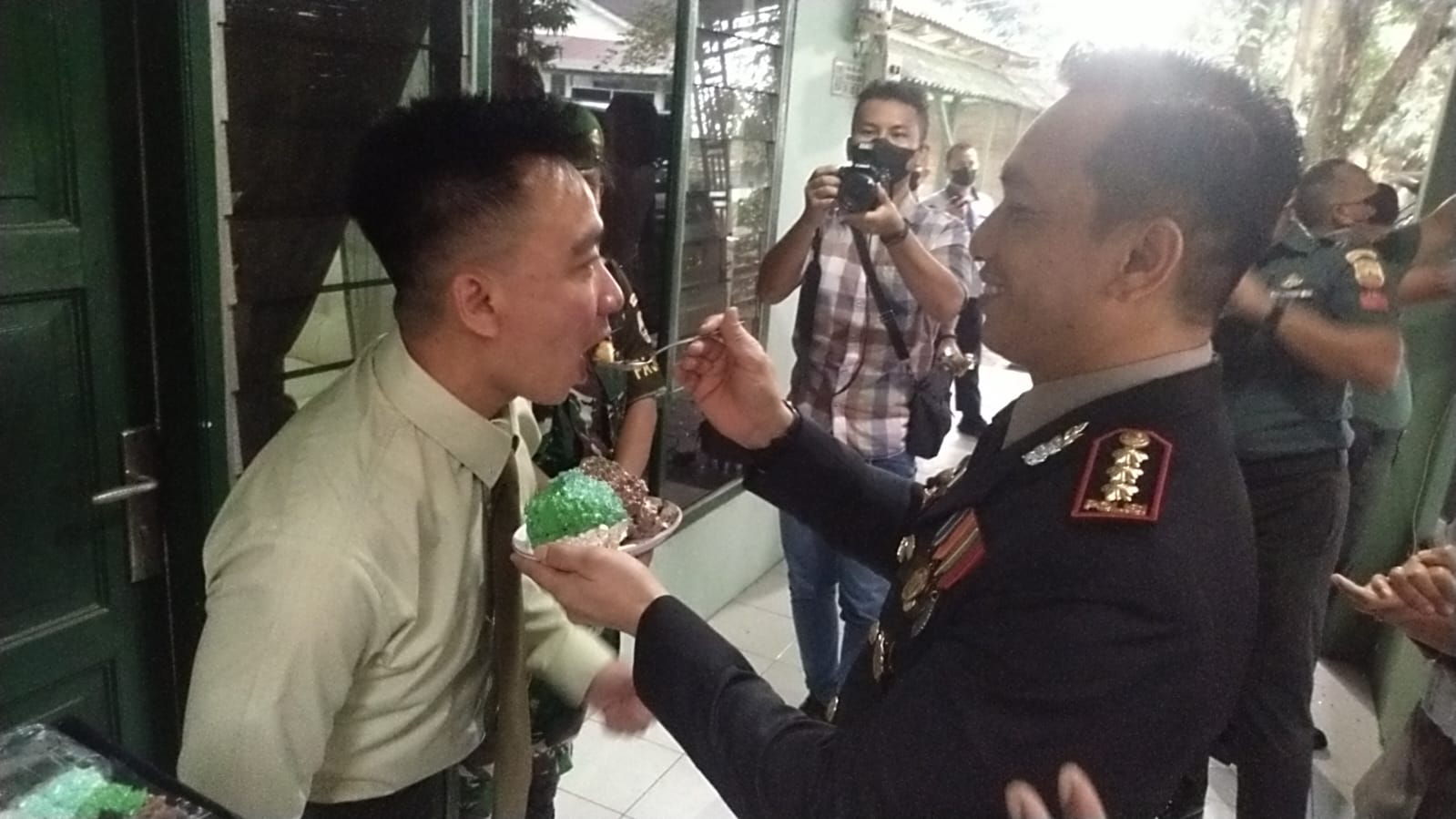 Polresta Deli Serdang Beri Kejutan Kodim 0204 Deli Serdang dan Mako TNI lainnya di HUT Ke-77 TNI
