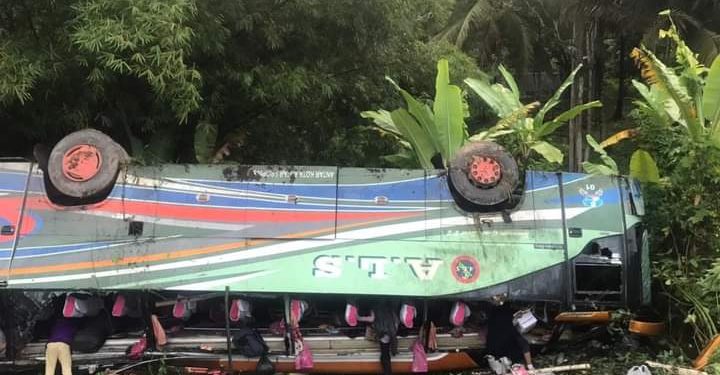 BUS ALS NOPIN 01 JURUSAN MEDAN -KOTA NOPAN TERGULING DI DESA AEK BADAK TAPSEL,, SATU PENUMPANG TEWAS.