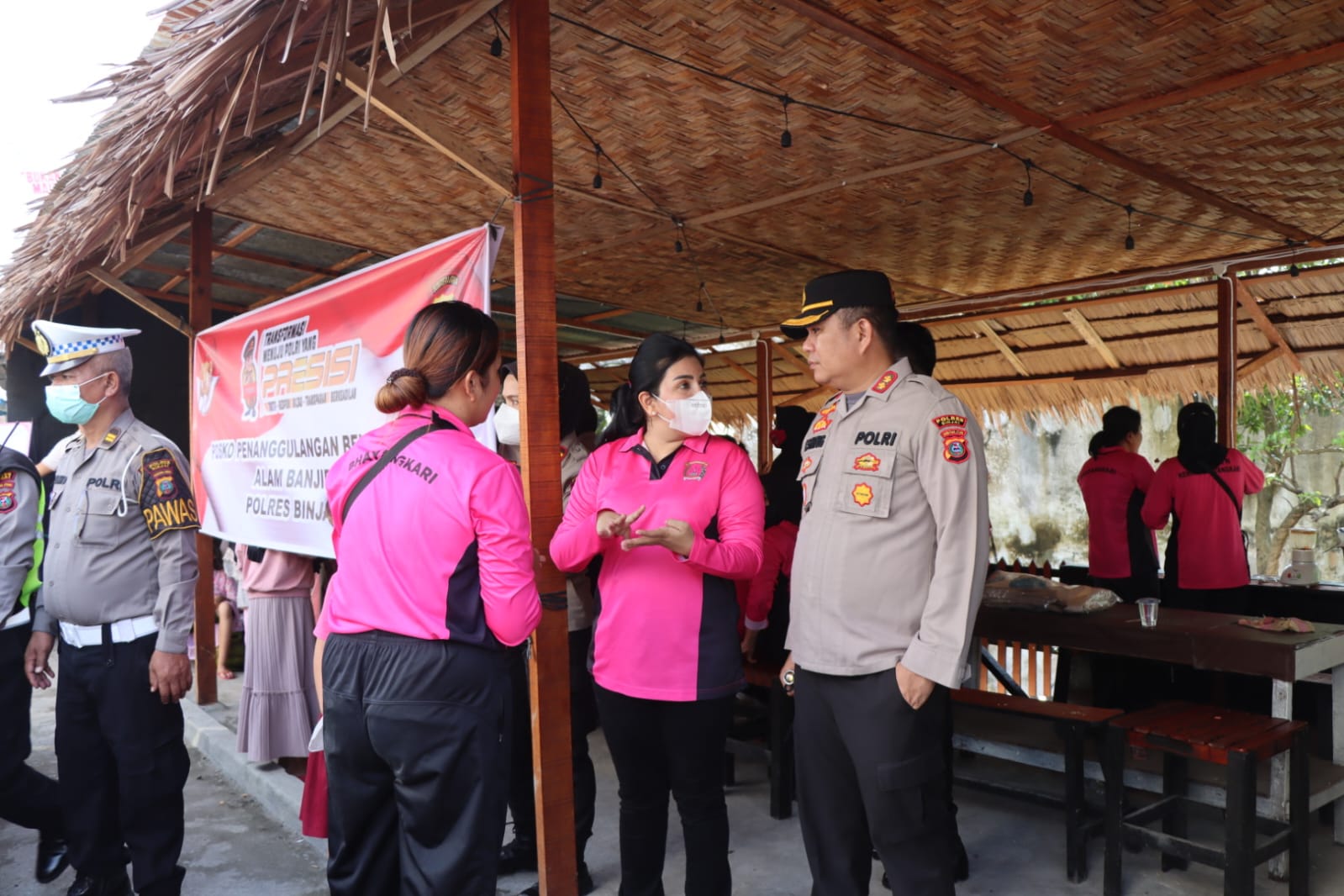 PEDULI KEMANUSIAAN POLRES BINJAI SIAPKAN DAPUR UMUM.