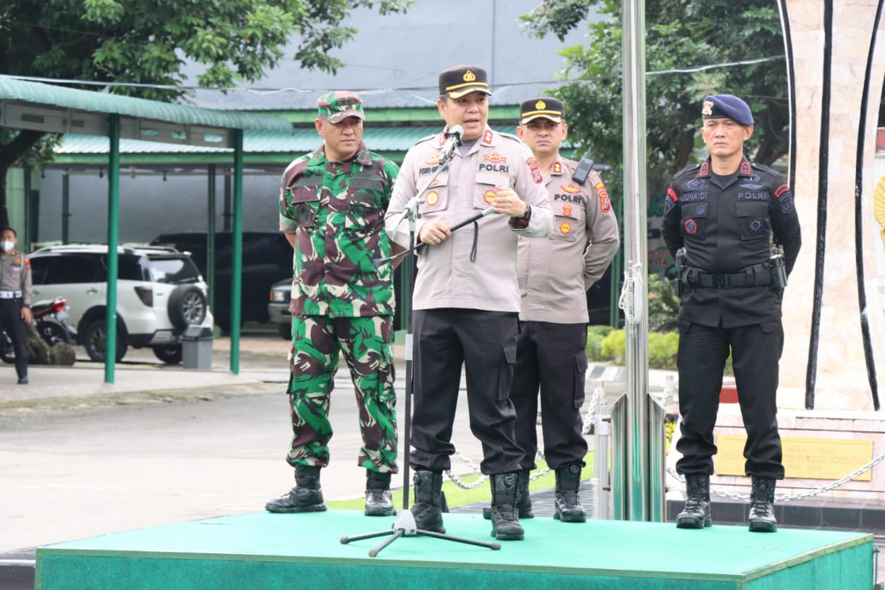 KAPOLRES BINJAI PIMPIN APEL PAGI GABUNGAN TNI DAN POLRI DI MAKODIM 0203 LANGKAT.