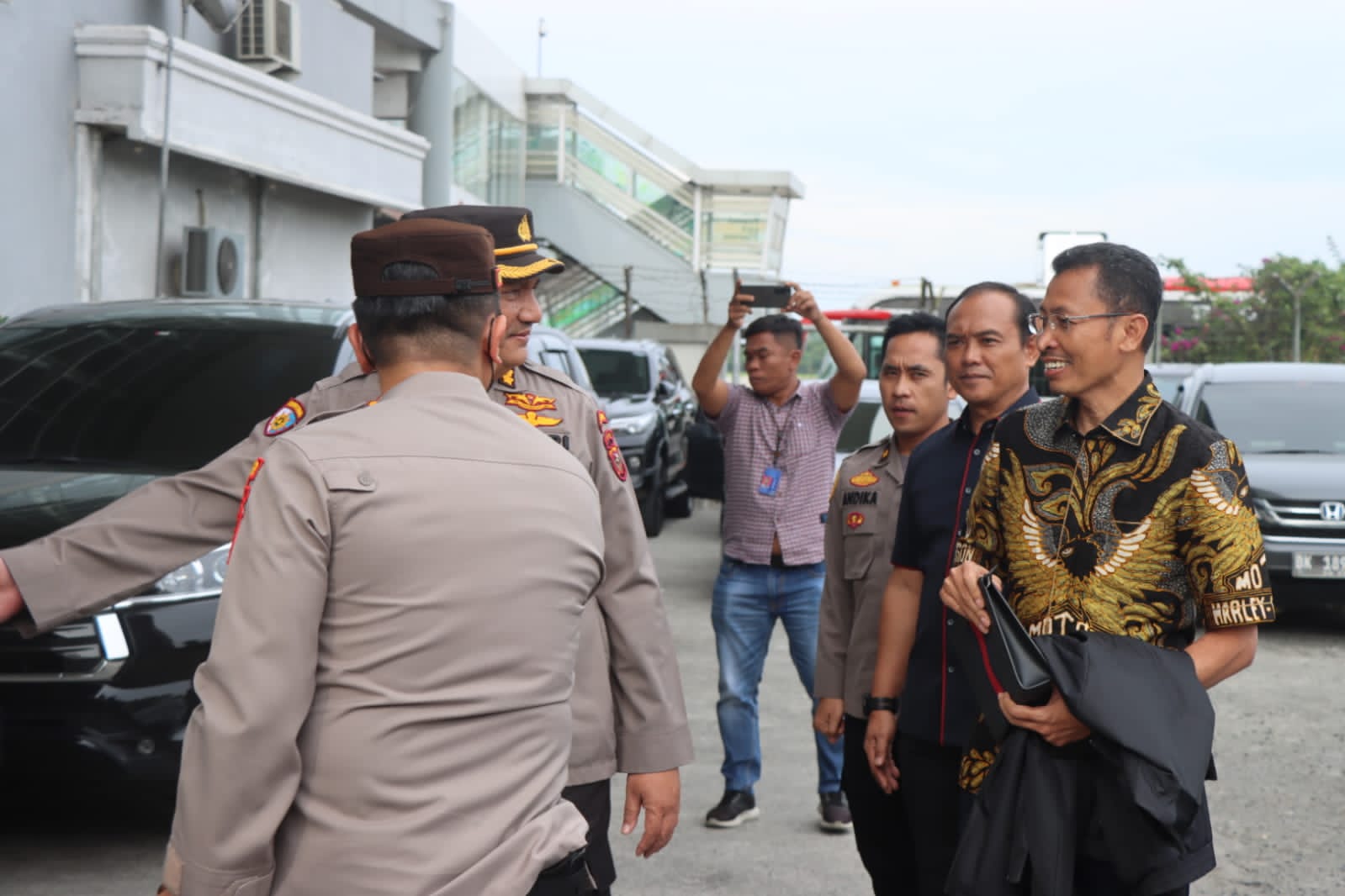 Kapolresta Deli Serdang Hadiri Penyambutan Wakapolda Sumut di Bandara Kualanamu