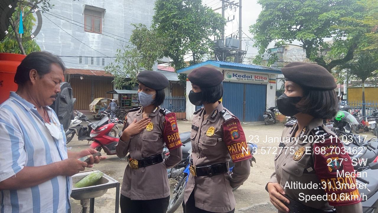 Polwan Polda Sumut Blusukan Pasar