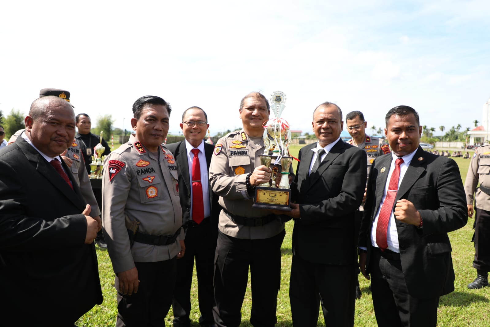 Kapolda Sumut Beri Penghargaan kepada Satpam Berprestasi