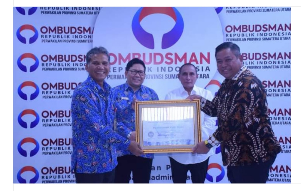 Pemkab Dairi Terima Penghargaan KSP2 dari Ombudsman RI