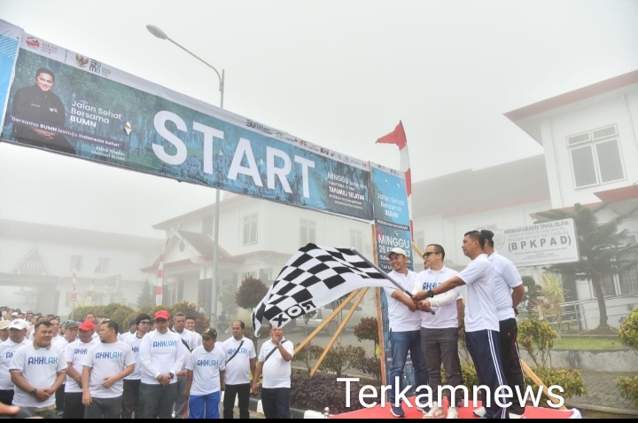 HUT KE-25 BUMN, Jalan Sehat Bersama 1000 Peserta di Kantor Bupati Tapsel
