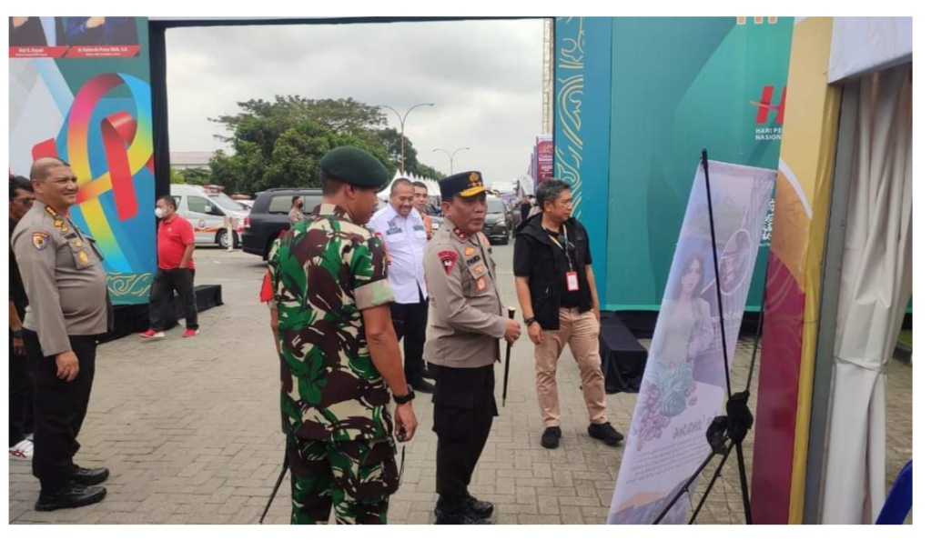 Kapoldasu Puji Kopi Sidikalang Saat Kunjungi Stand Pemkab Dairi
