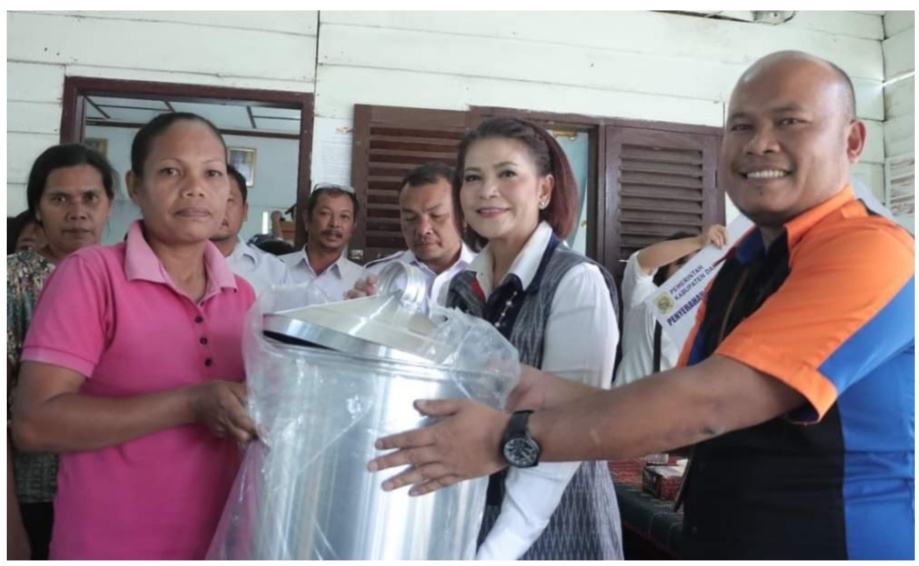 30 Perajin Tape Warga Desa Juma Siulok Terima Bantuan Peralatan Pendukung