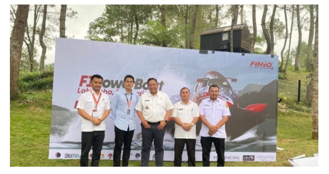 Pemerintah Dairi Menggelar Jamuan Makan Malam Seluruh Pembalap F1 Power Boat  lake Toba