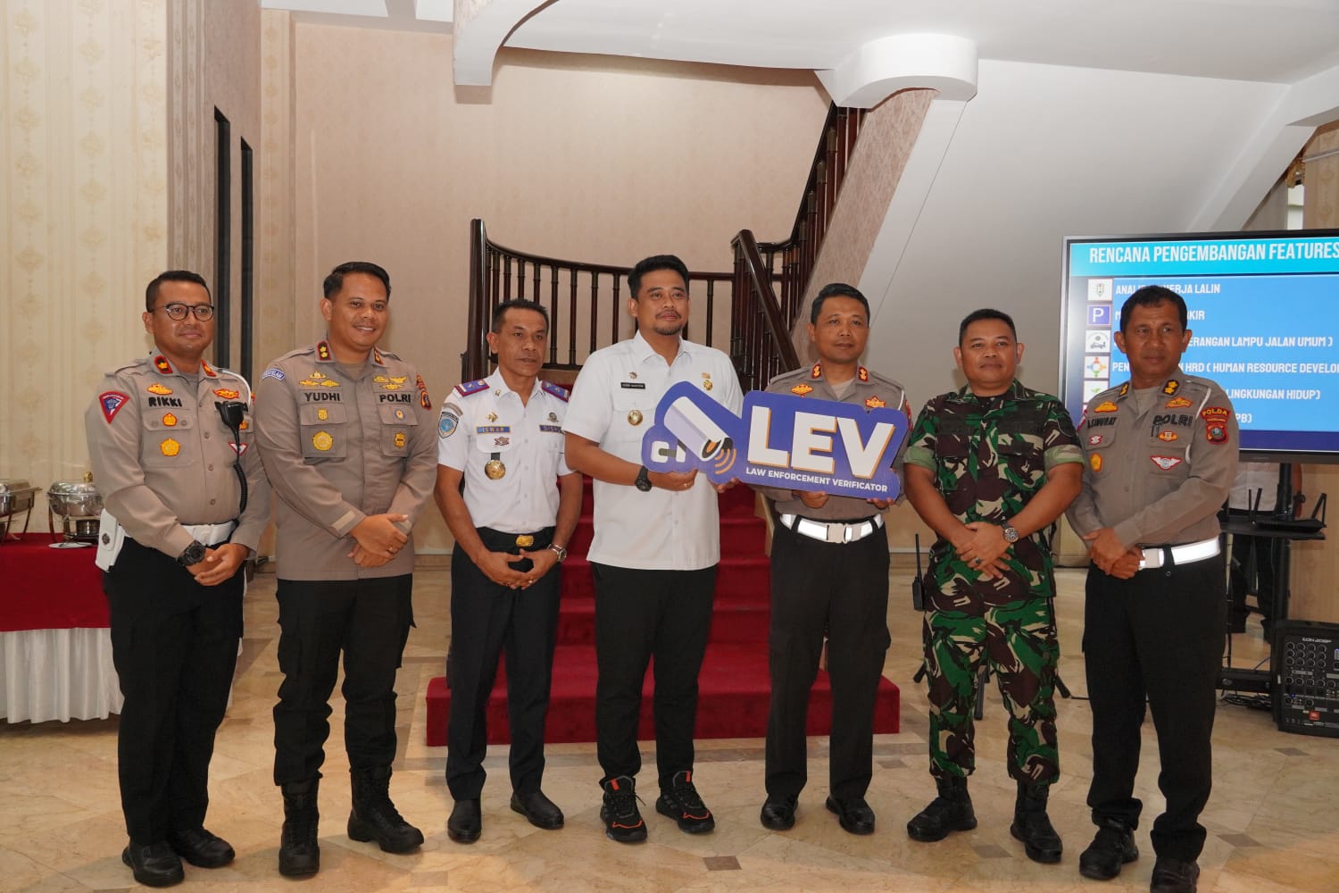 Wujudkan smart city, Walikota Medan serahkan Aplikasi LEV, Kapolda Sumut : semoga Kepatuhan Berlalu Lintas meningkat