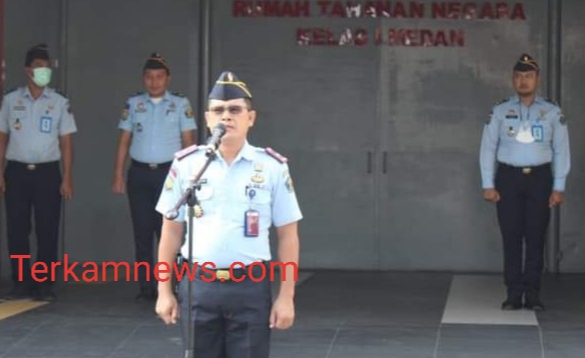 Kepala Rutan Kelas I Medan Kumham Sumut Nimrot Sihotang Pimpin Pelaksanaan Apel Pagi