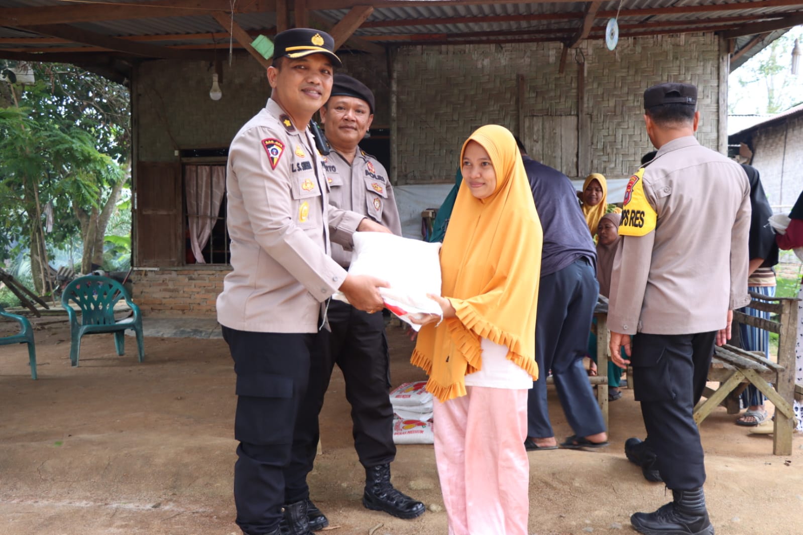 Dalam Rangka Safari Ramadhan Polres Sergai Giat Pemberian Bansos