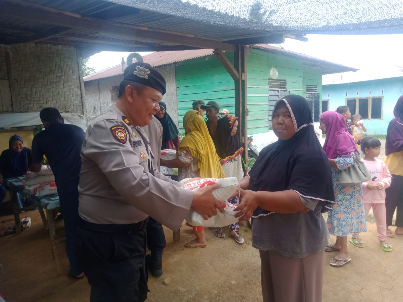 Safari Ramadhan 1444 H Polres Sergai Laksanakan Giat Pemberian Bansos Buat Warga Kurang mampu