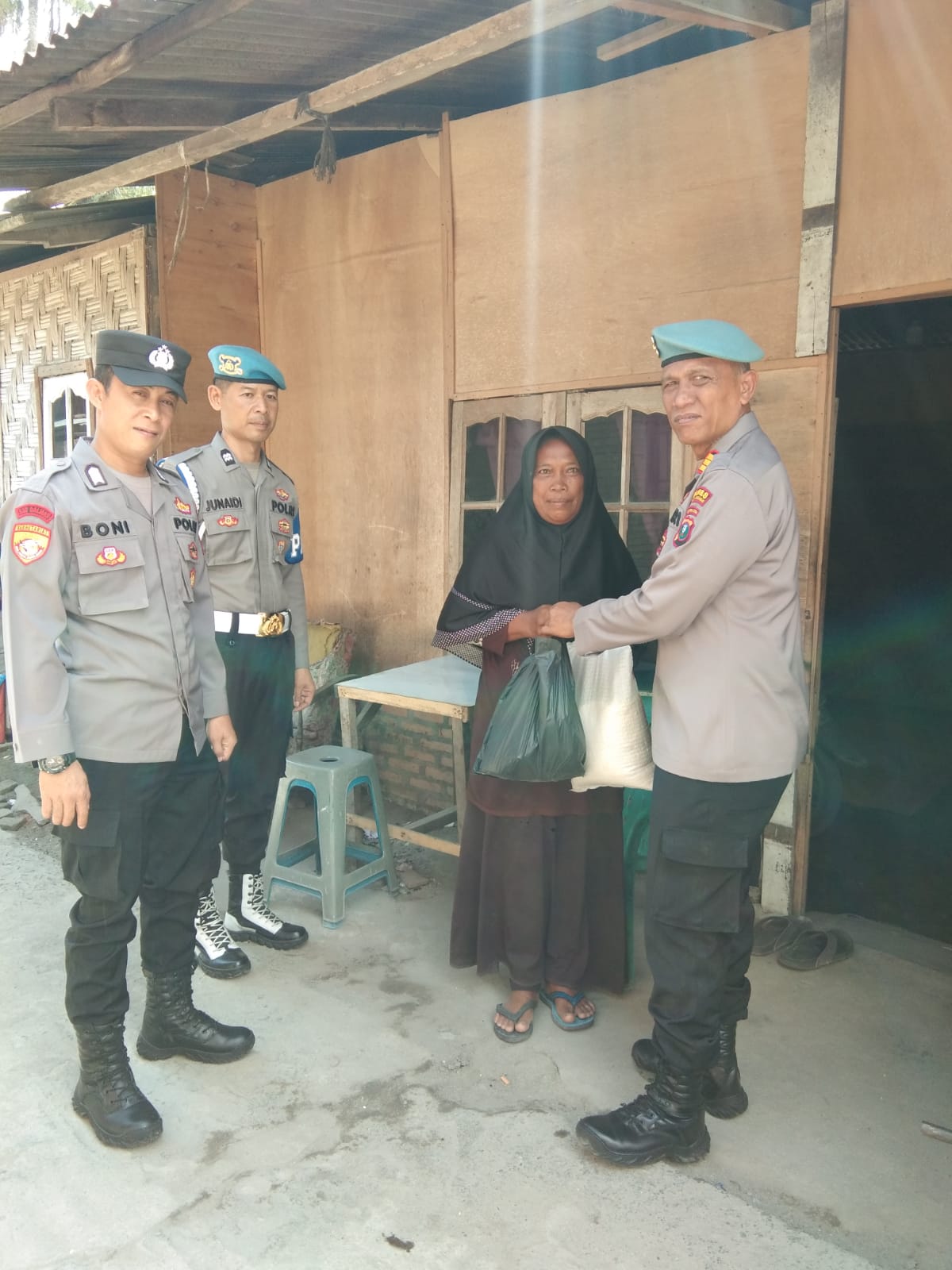 Giat Safari Ramadhan Polres Sergai Terus Memberi Bansos Kepada Warga Kurang Mampu