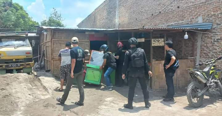 60 org Personil gabungan Polda Sumut Gerebek Tempat Perjudian di jalan Jermal XV