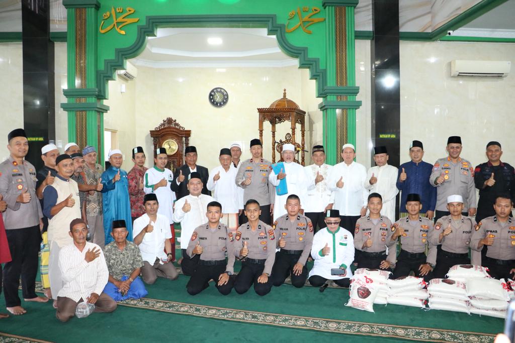 Wakapolda Sumut Brigjend Pol Drs Jawari S.H., M.H. Dengarkan Curhat Masyarakat Melalui Safari Subuh