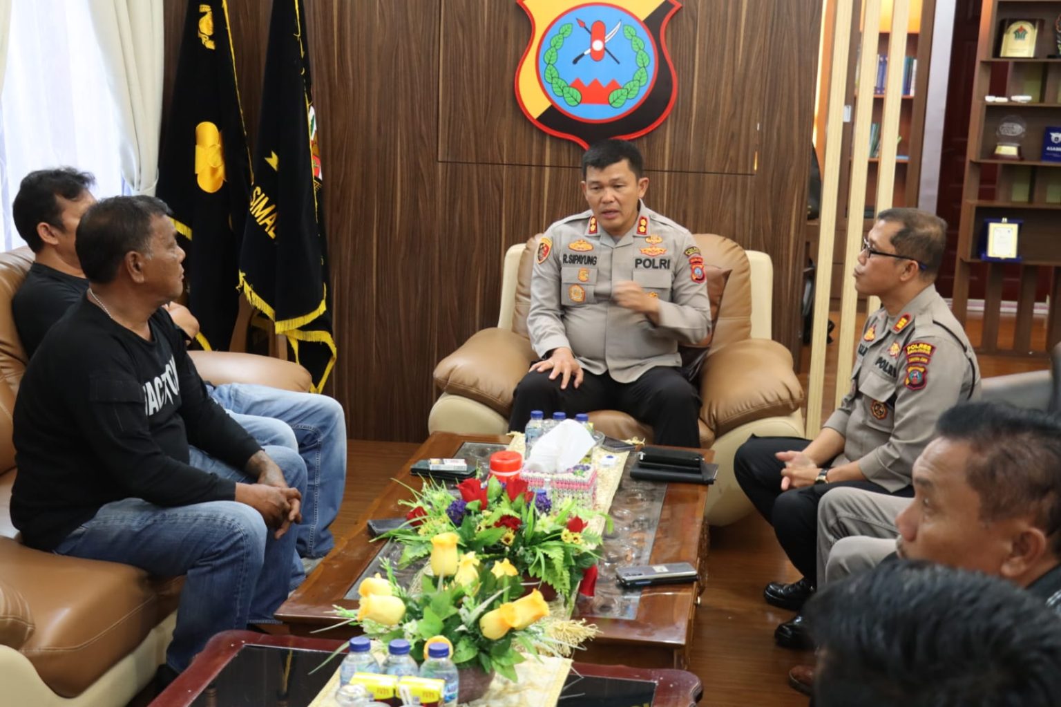 Berakhir Damai, Kapolres Simalungun Mediasi Kasus Penganiayaan Wartawan di Parapat