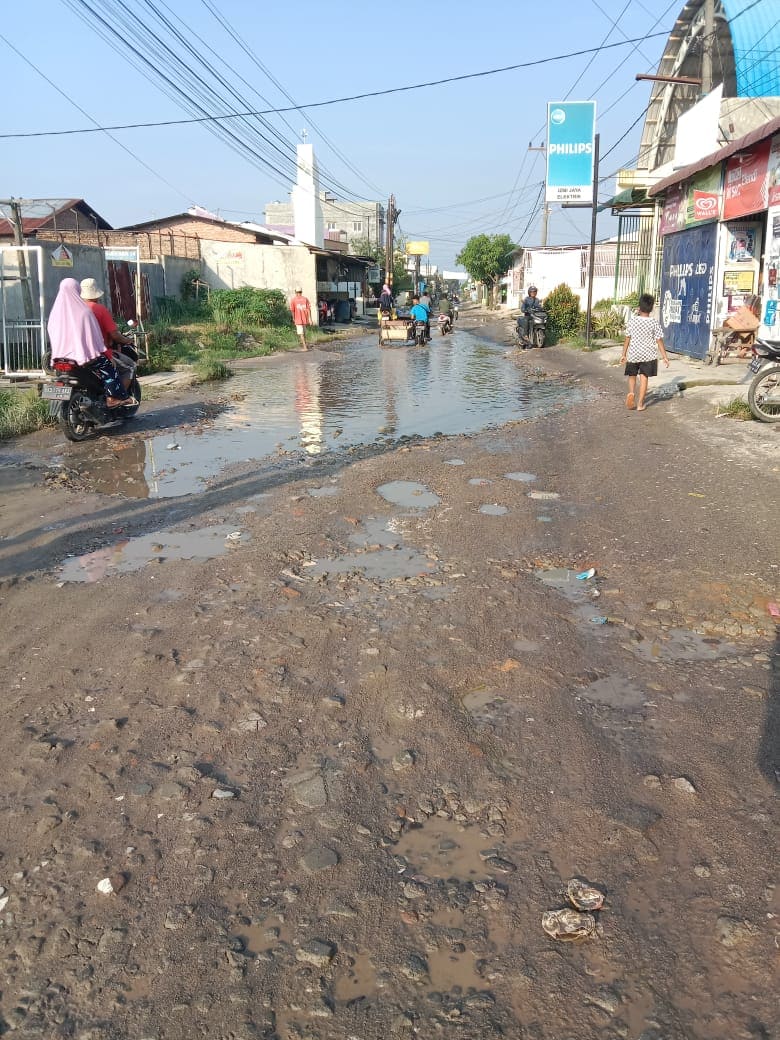 Kondisi Jalan Pasar 5 Tembung Cukup Memprihatinkan, LSM -Terkams Akan Surati Pemerintah Deli Serdang.