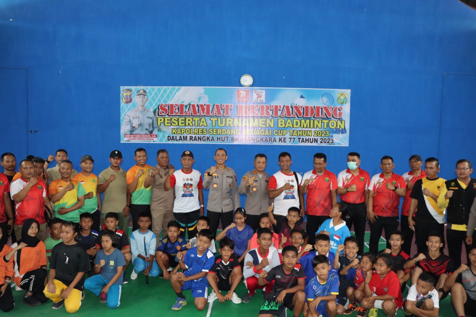 Sambut HUT Bhayangkara Ke 77 Polres Sergai Buka Open Turnamen Badminton Kapolres Sergai Cup 2023