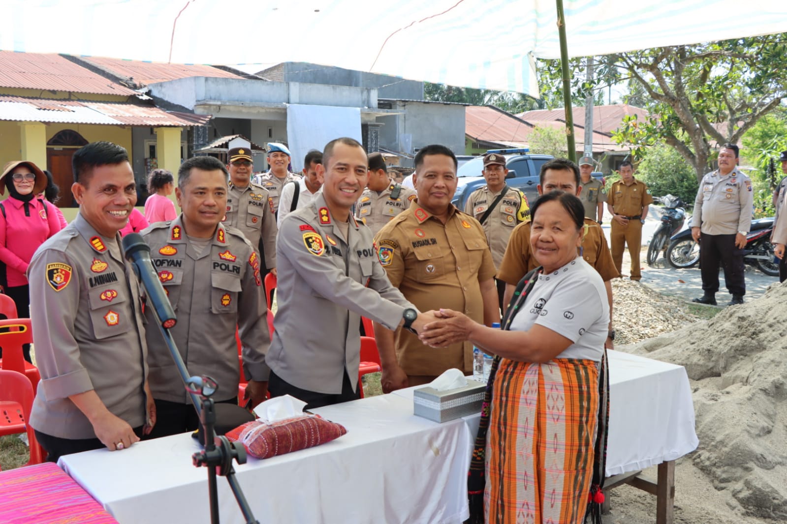 Sambut HUT Bhayangkara Ke-77 Polres Sergai Melaksanakan Peletakan Batu Pertama Bedah Rumah